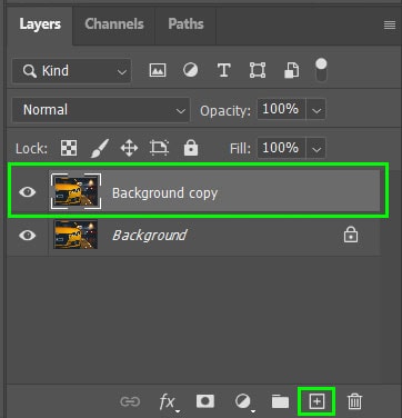 برای کپی کردن لایه، لایه پس زمینه را درگ کنید تا آیکون یک لایه جدید در پایین پنل لایه ها باز شود. شما  می توانید Control + J (Win)  و یا Command + J (Mac) را بگیرید.